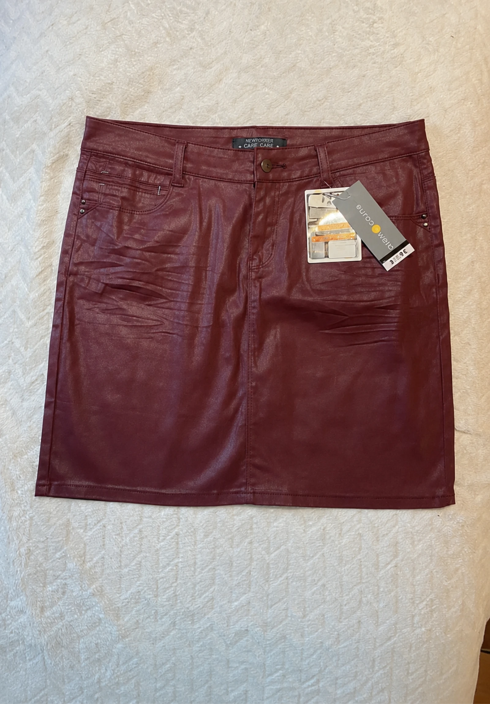 Jupe bordeaux aspect enduit brillant Cache Cache – Taille 42 (L)